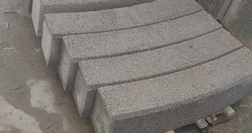 嘉峪关芝麻白弧形路牙石