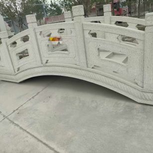 嘉峪关芝麻白拱桥，石桥