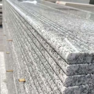 嘉峪关芝麻白楼梯踏步 花岗岩楼梯板材