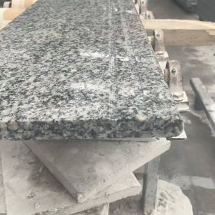 嘉峪关芝麻白楼梯踏步 芙蓉白