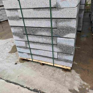 嘉峪关芙蓉白路牙石，马路牙子