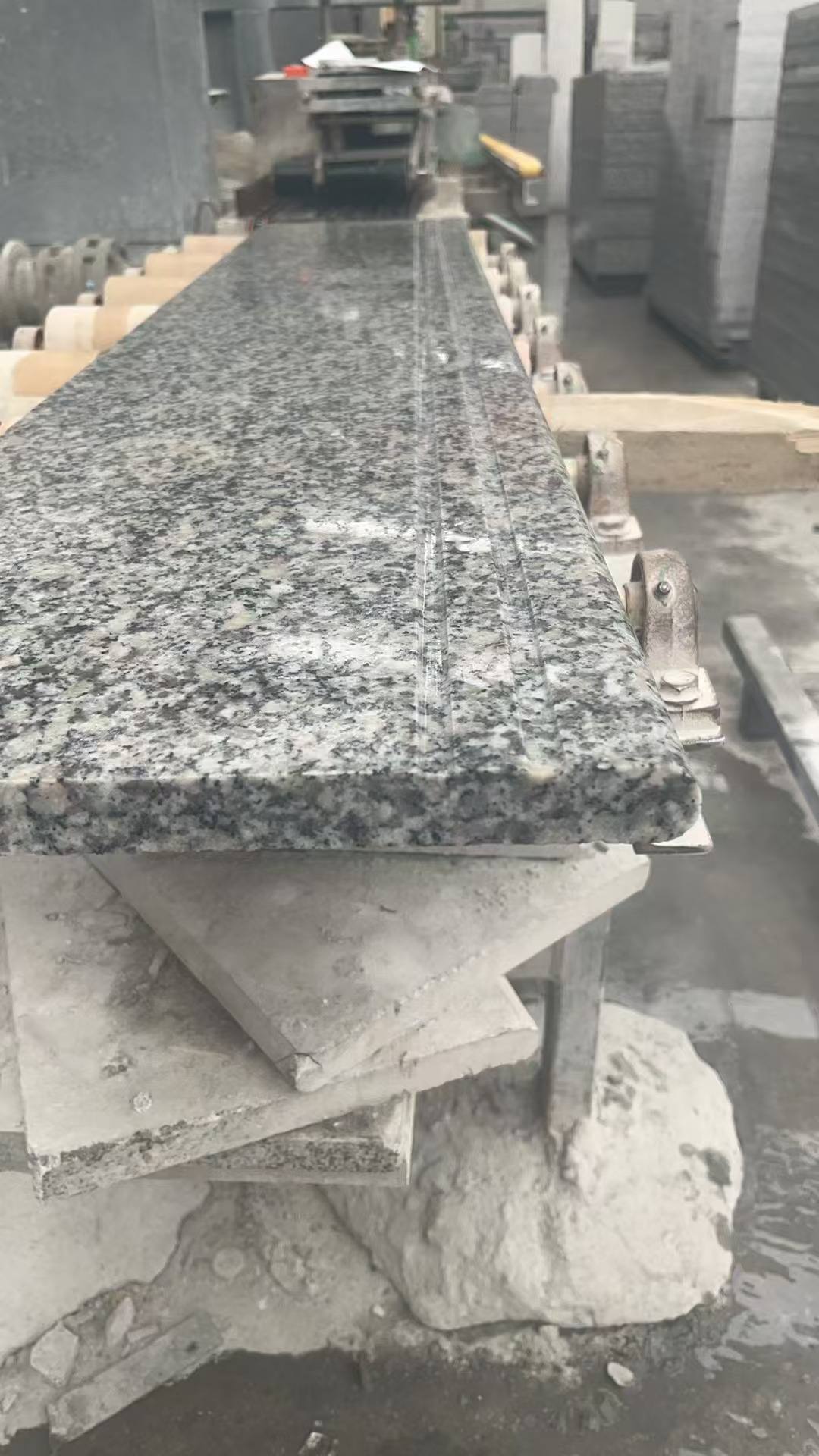 嘉峪关芝麻白楼梯踏步 芙蓉白