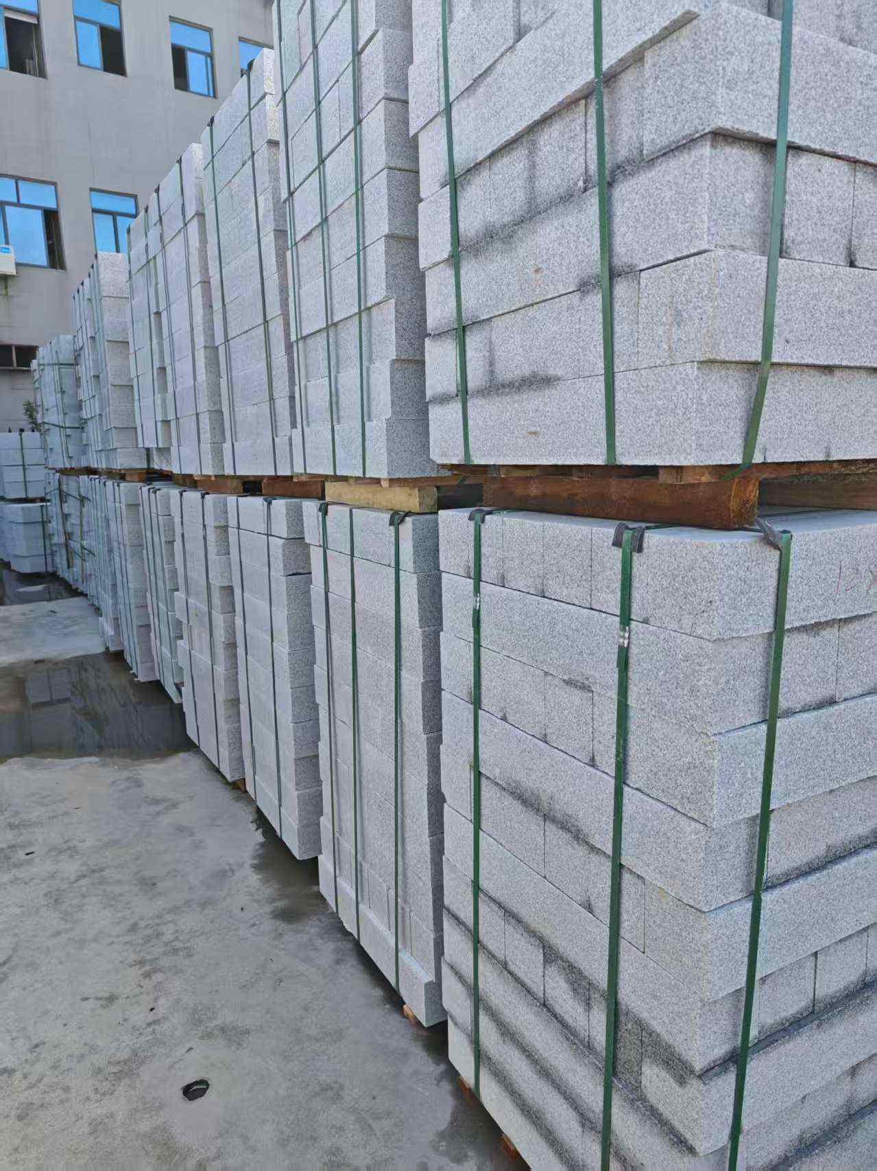 嘉峪关芝麻白路牙石，路侧石